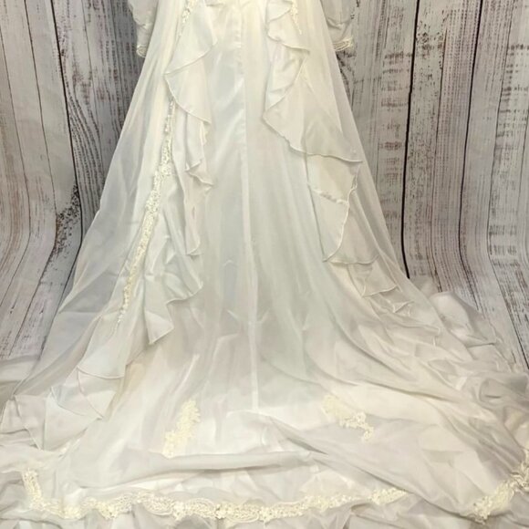 Vintage Bohemian 1970's White Wedding Dress with Empire Waist and Bishop… - Picture 8 of 14
